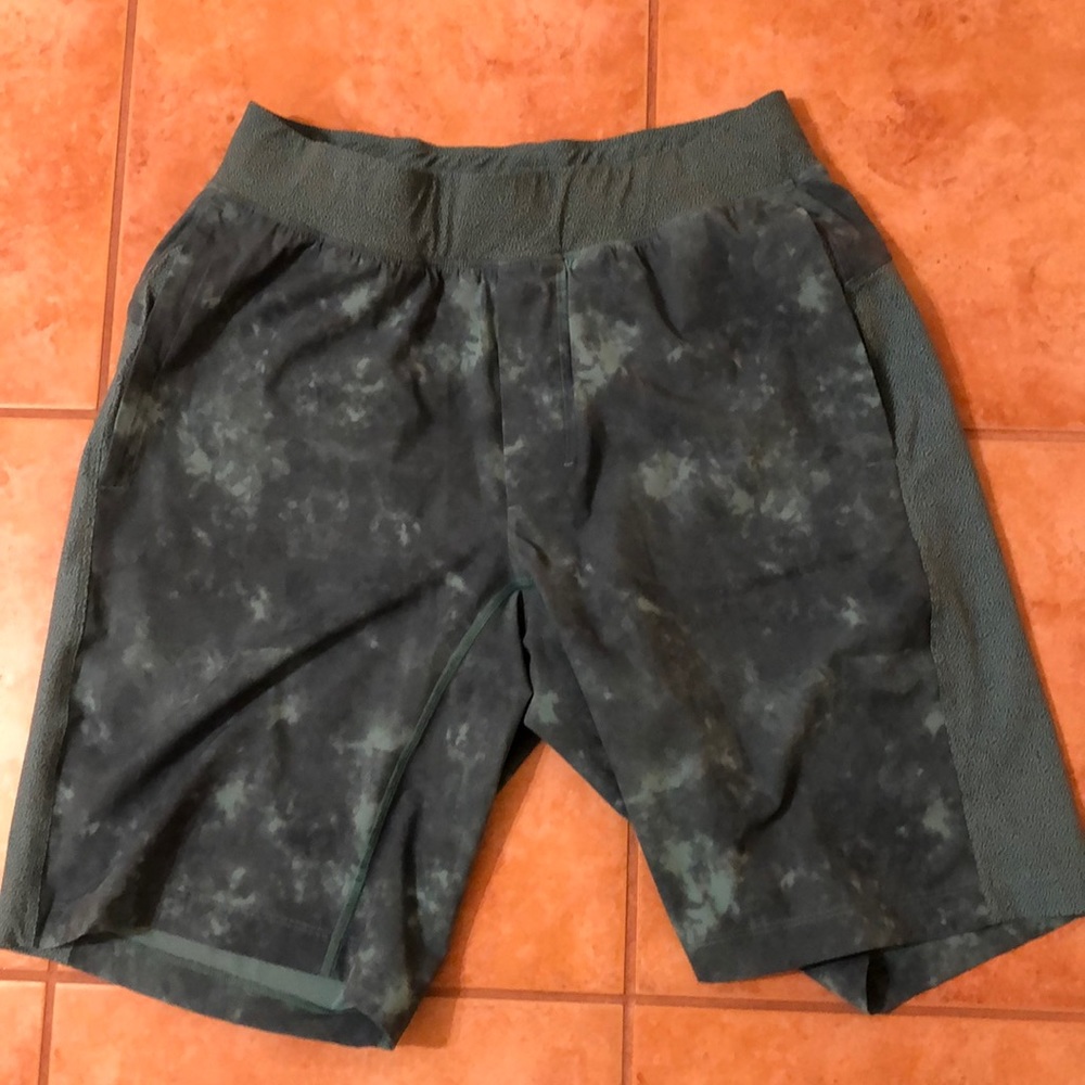 Lululemon Men’s Board Shorts
